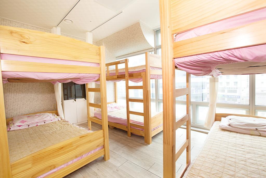 With Guesthouse Busan Room photo